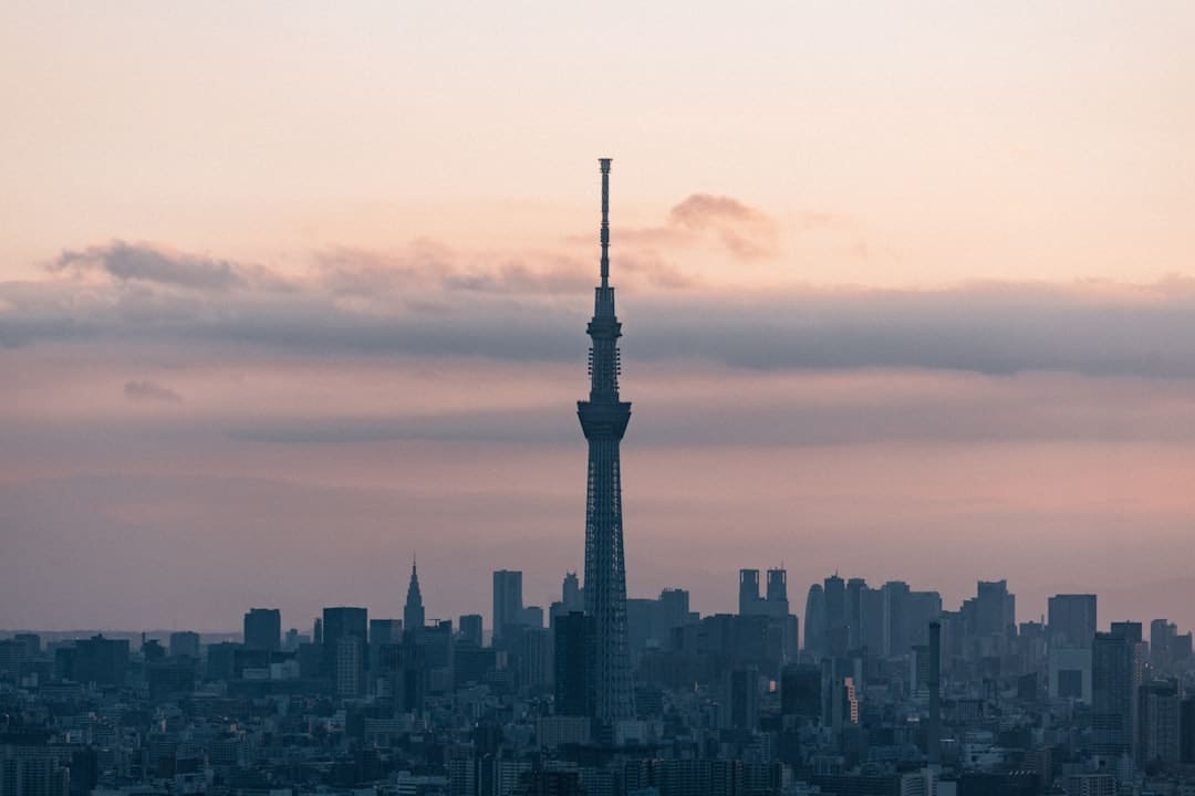 近十年最高分动作违法电影《捕风追影》曝“洗衣房战神”正片片段
